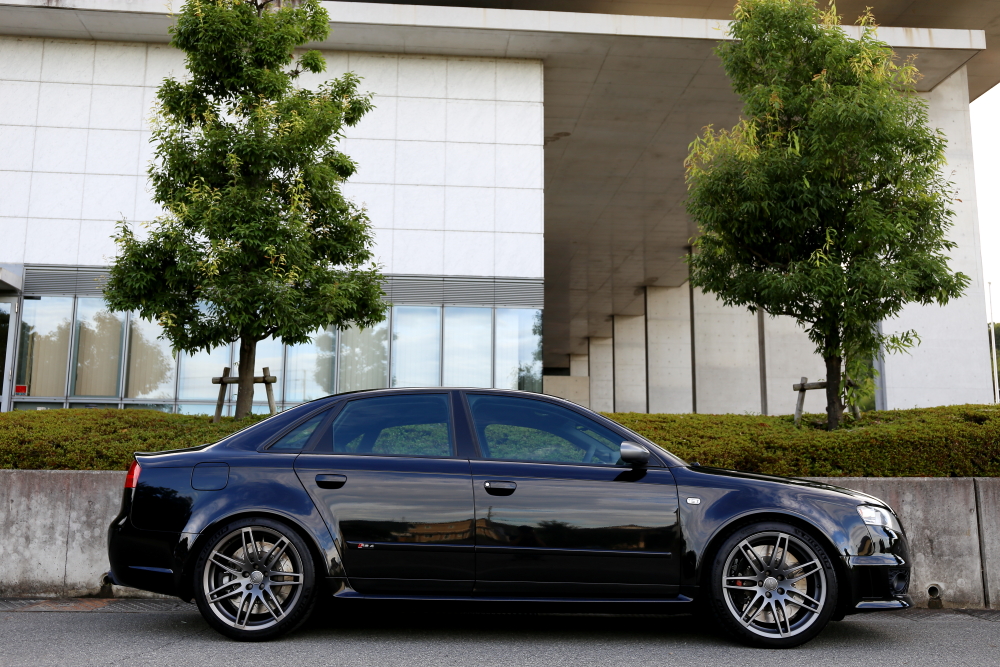 Audi RS4/B7 SEDAN