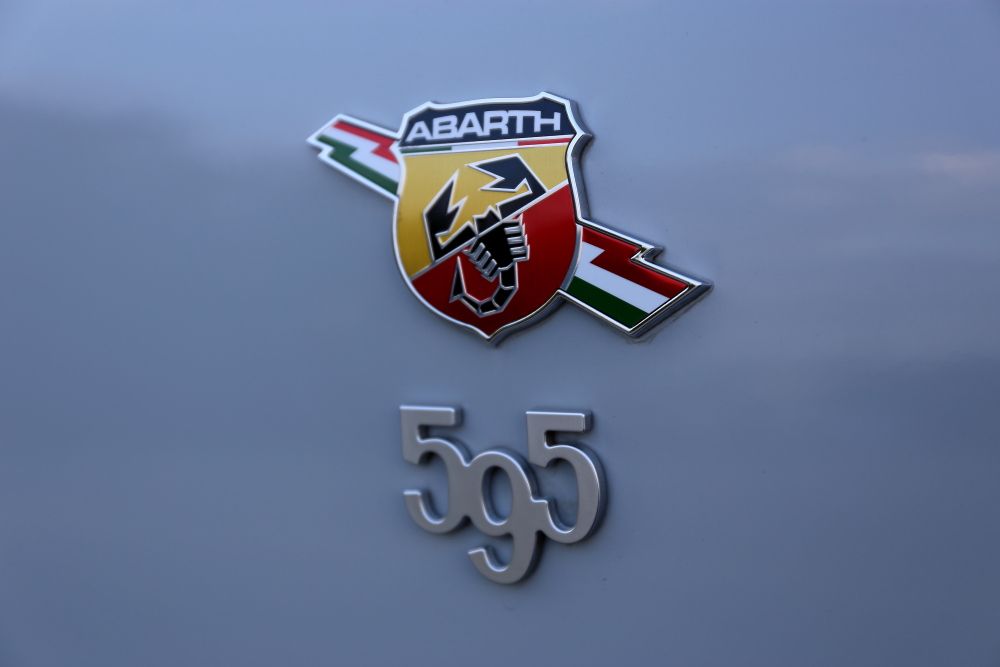 Fiat Abarth 595 Kw車高調 V 1装着 Macars メイカーズ 兵庫県姫路市
