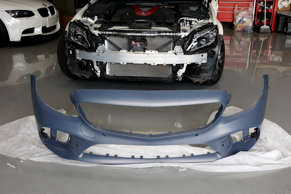 Mercedes-BENZ C43 AMG Coupe (W205) ＆ 事故修理＋ペイント修理！！