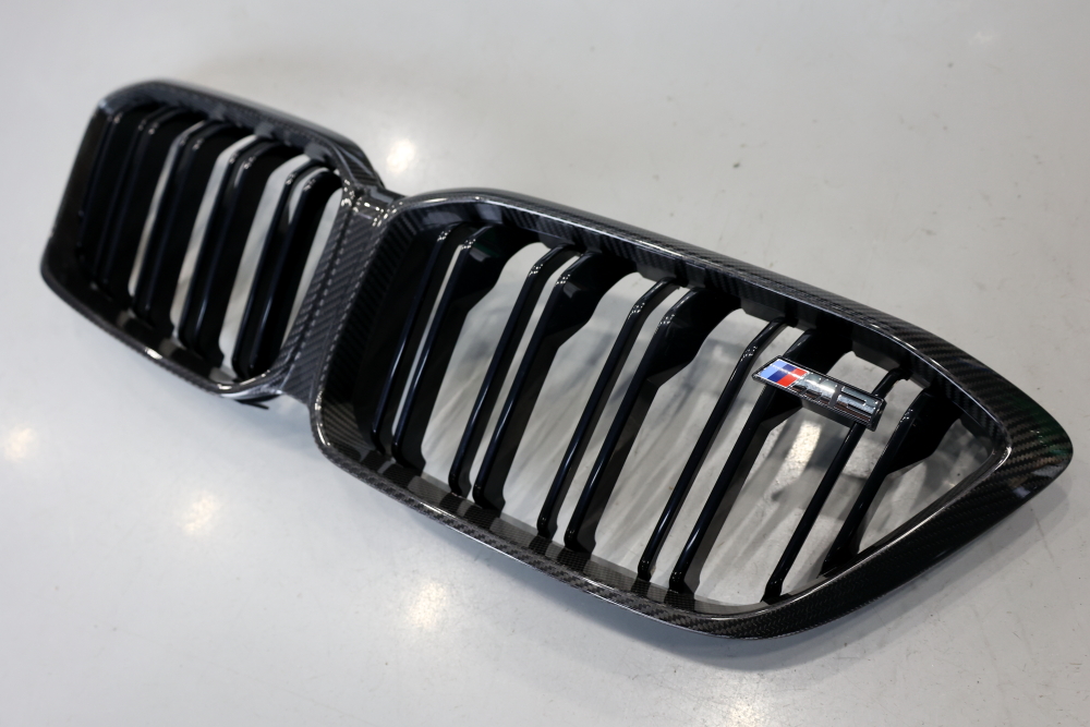 BMW F87N/M2C ＆ 板金修理＋M-Performanceカーボン・キドニーグリル交換！！
