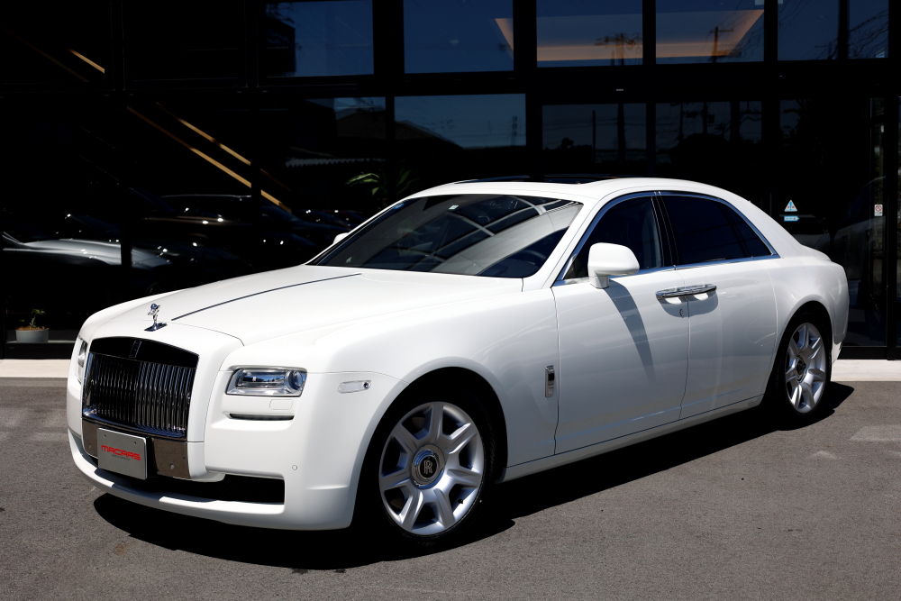 Rolls-Royce Ghost ＆ タイヤ交換＋オイル交換＋メンテナンス施工！！