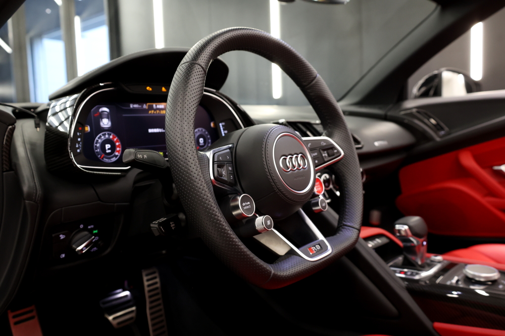 アウディ R8スパイダー