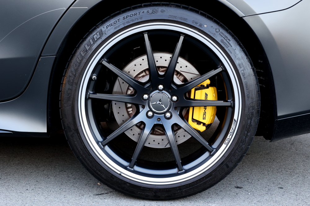 Mercedes-AMG GT53 4ドアクーペ