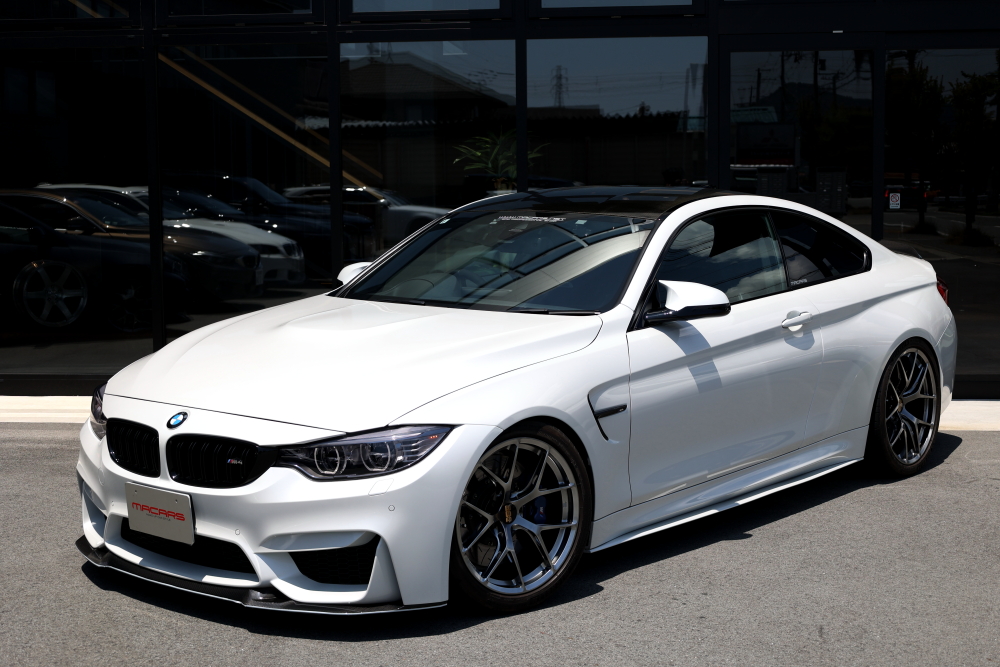 BMW F82/M4 ＆ AKRAPOVIC ダウンパイプ！！