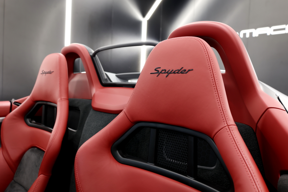 ポルシェ 718スパイダー