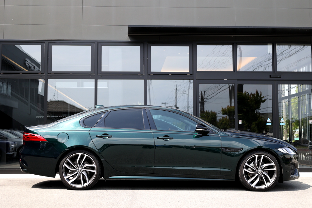 ジャガー XF Rダイナミック SE 2.0L D200