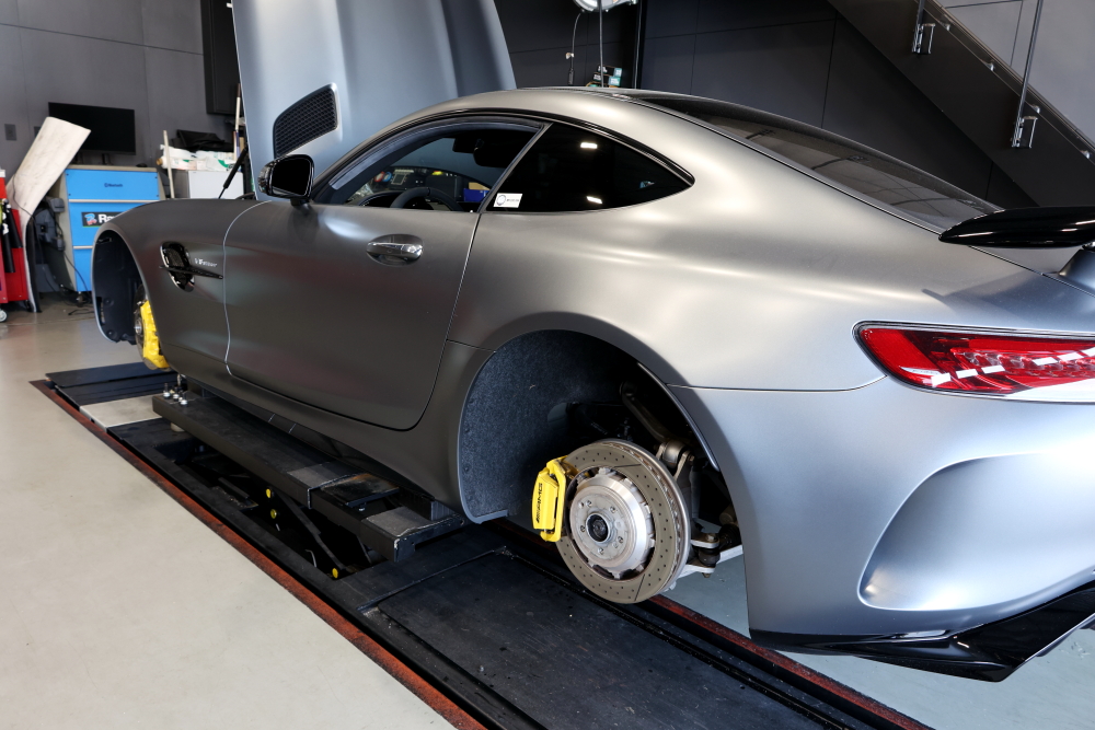 Mercedes-AMG GT R & 車検・メンテナンス施工+パーツ交換！！