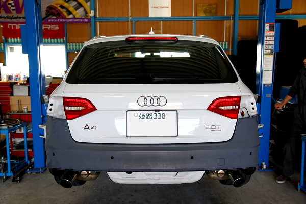 Audi　A4/B8　&　保険修理！！